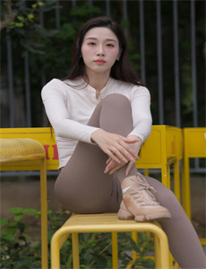 风间由美之丝袜上司的誸惑-黑人做爰下边好大舒服