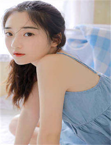 章子怡裸照-美女小便